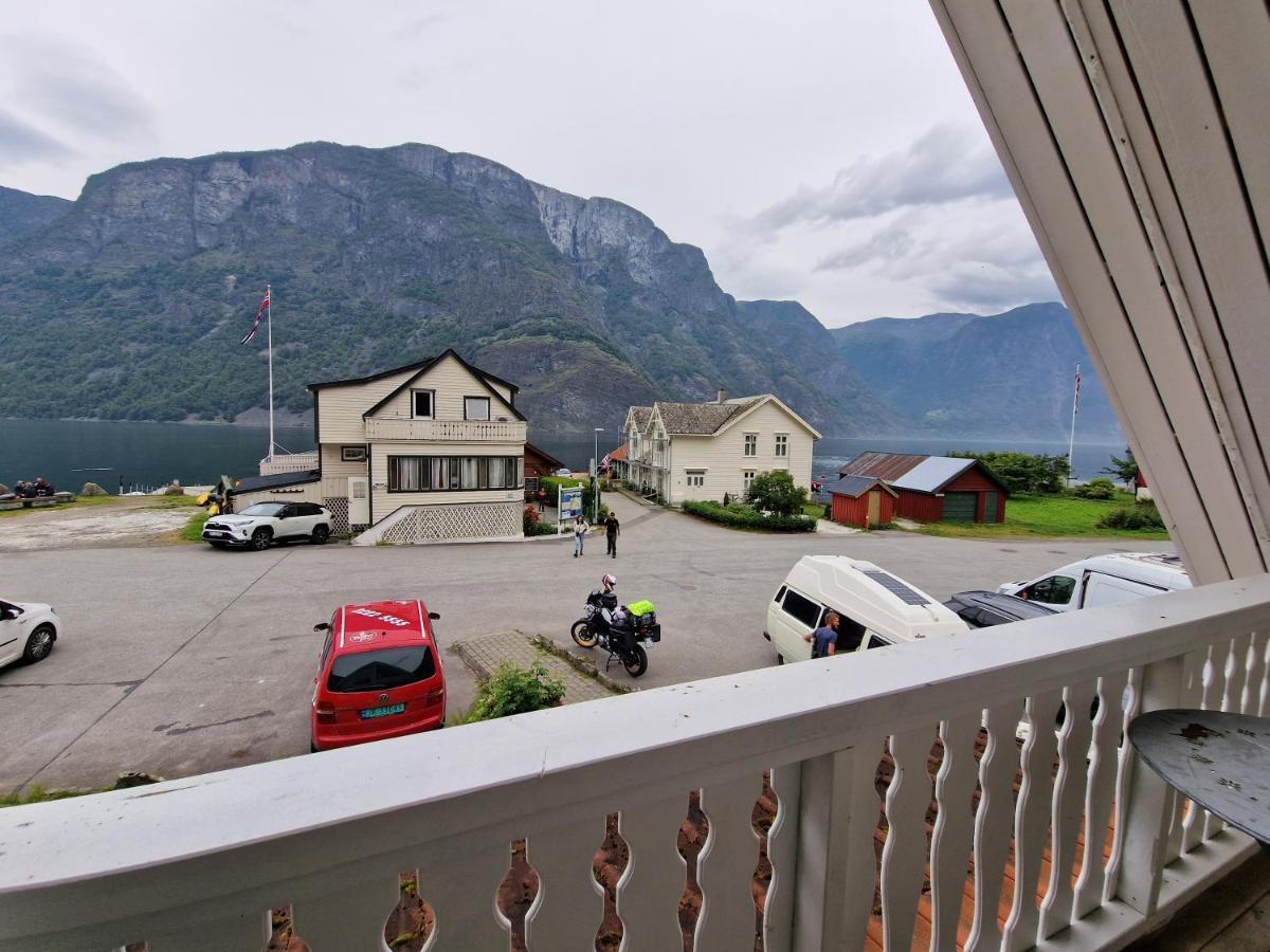 Undredal Fjord Apartments Exteriör bild